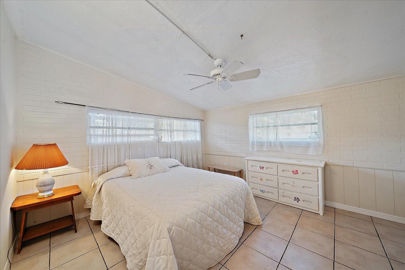 2820 GREENBRIAR ST, SARASOTA, FL, 34237