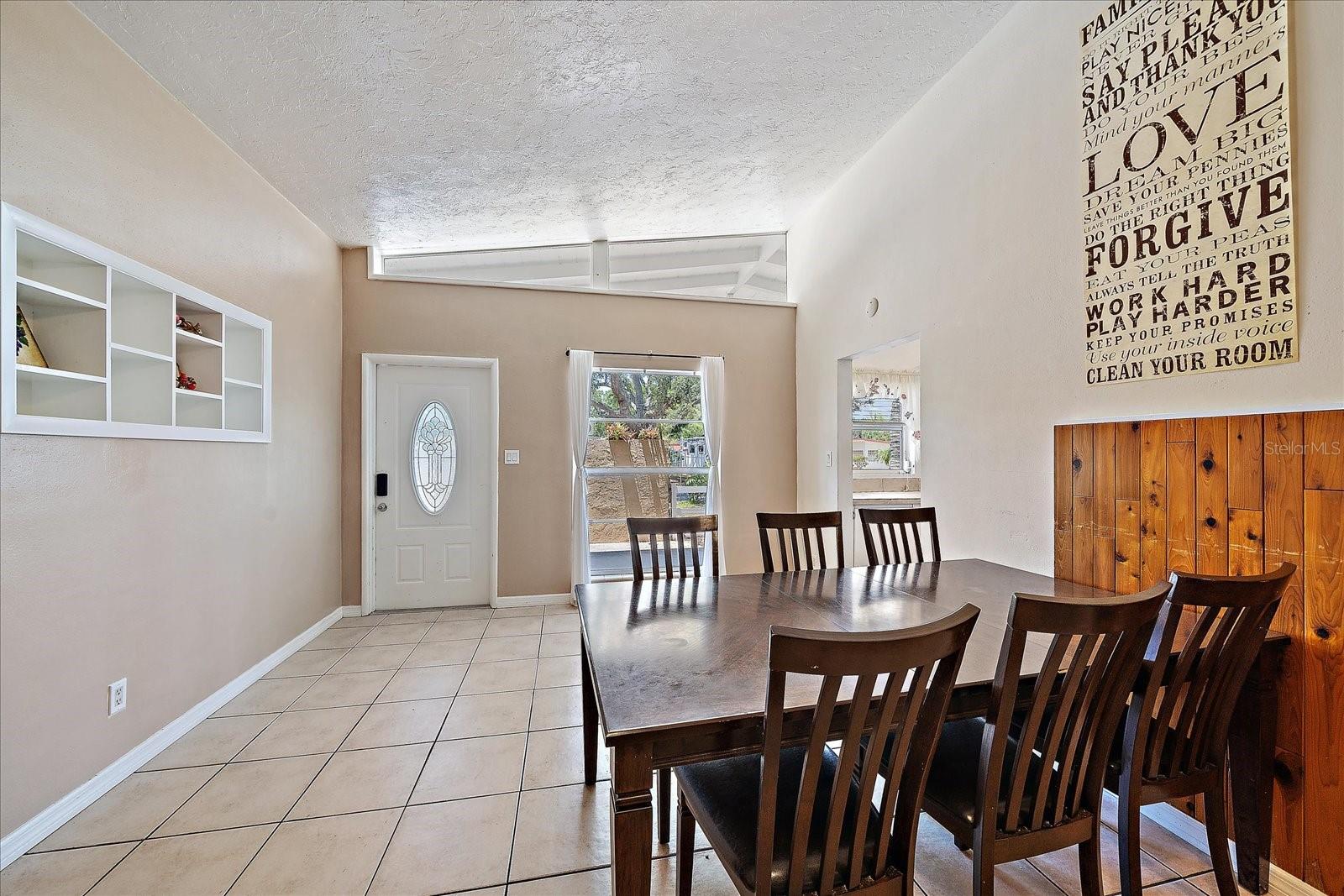 2820 GREENBRIAR ST, SARASOTA, FL, 34237