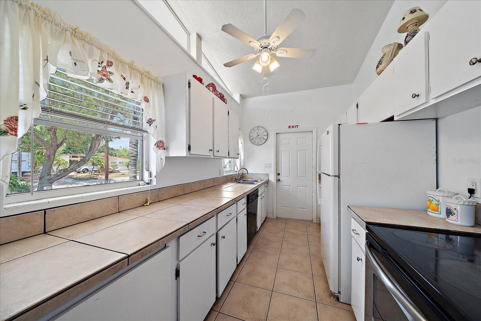 2820 GREENBRIAR ST, SARASOTA, FL, 34237