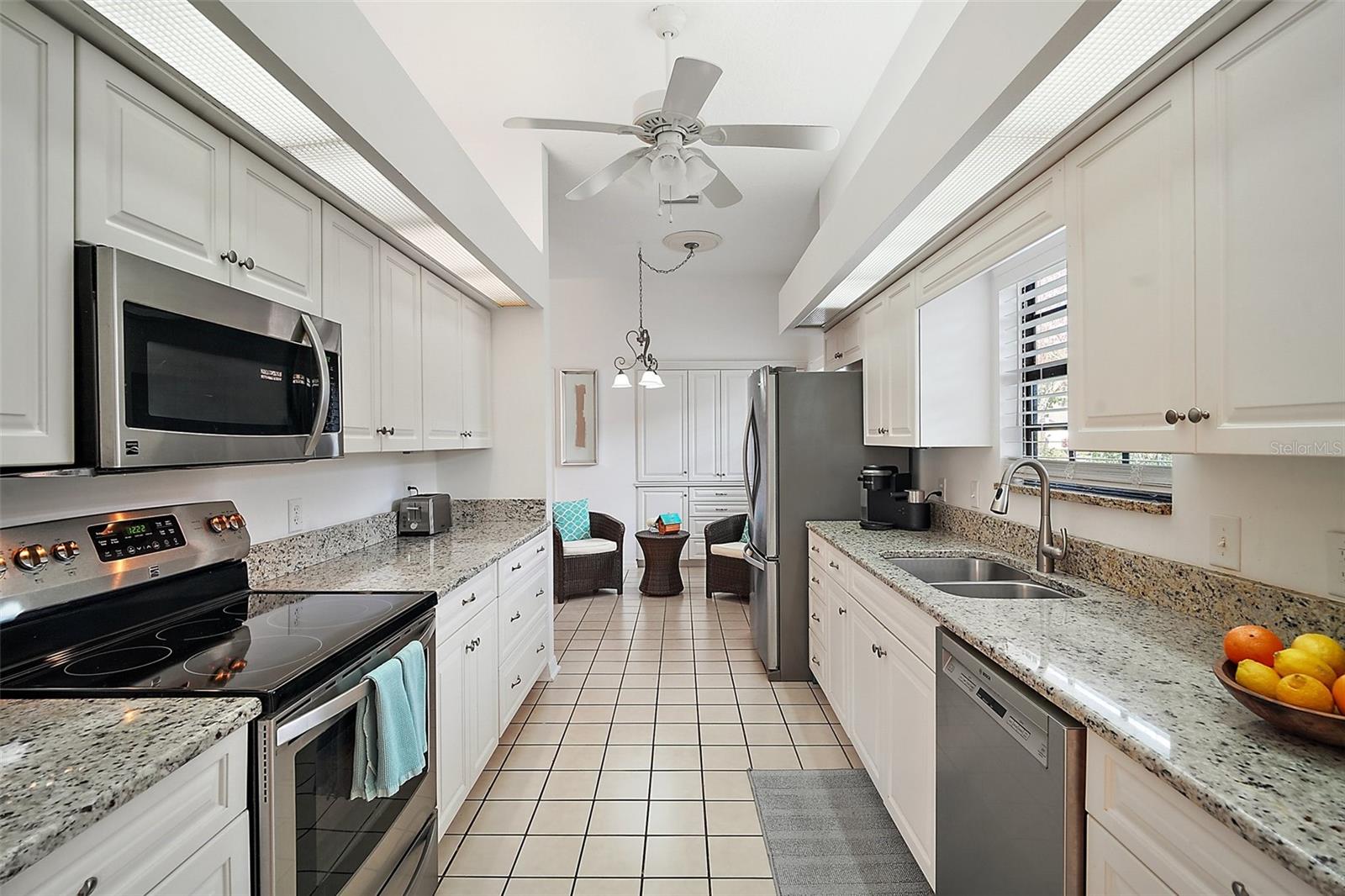 586 JUNIPER WAY, TAVARES, FL, 32778