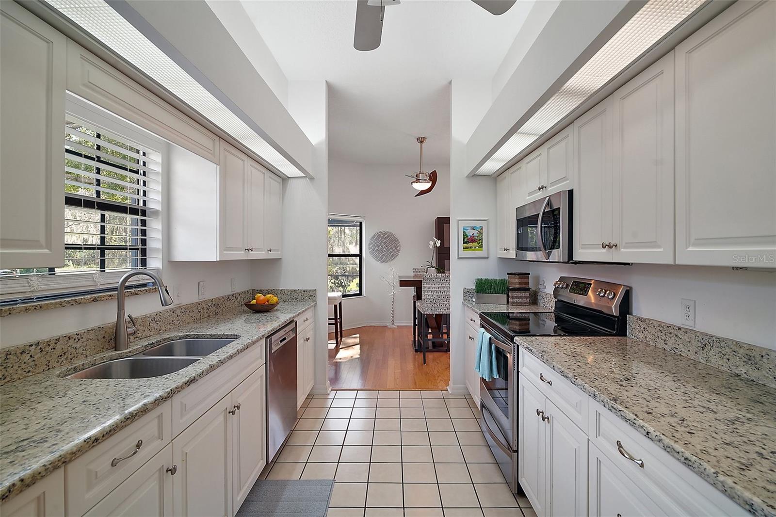 586 JUNIPER WAY, TAVARES, FL, 32778