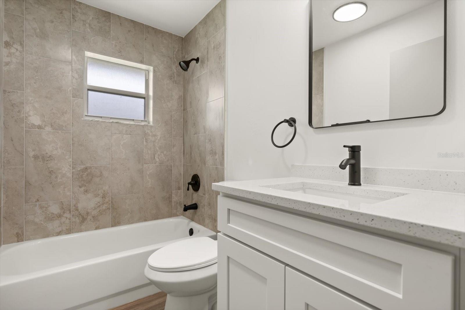 27100 RACQUET CIR, LEESBURG, FL, 34748