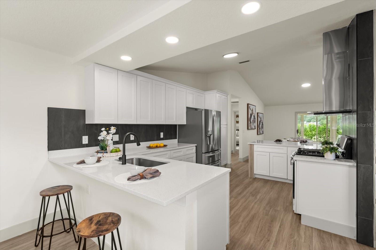 27100 RACQUET CIR, LEESBURG, FL, 34748