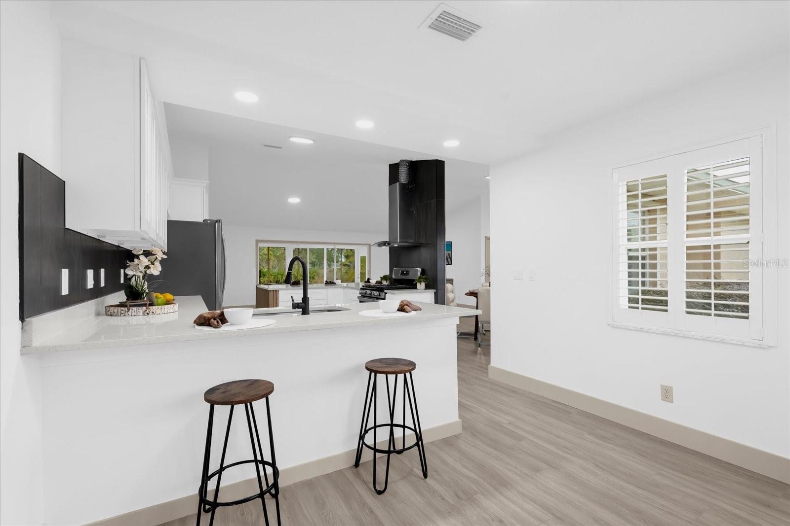 27100 RACQUET CIR, LEESBURG, FL, 34748