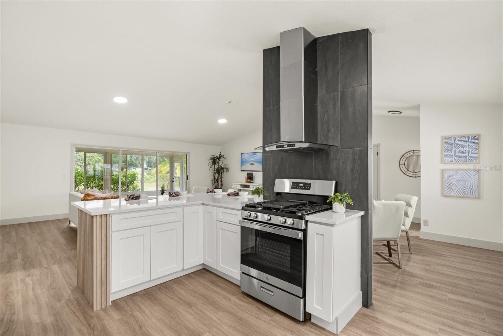 27100 RACQUET CIR, LEESBURG, FL, 34748