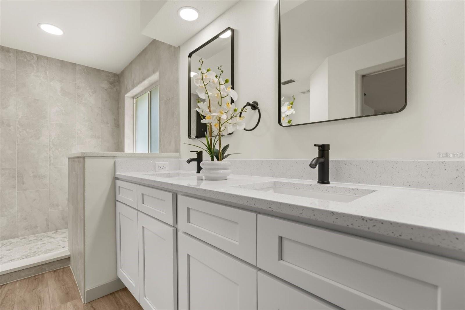 27100 RACQUET CIR, LEESBURG, FL, 34748