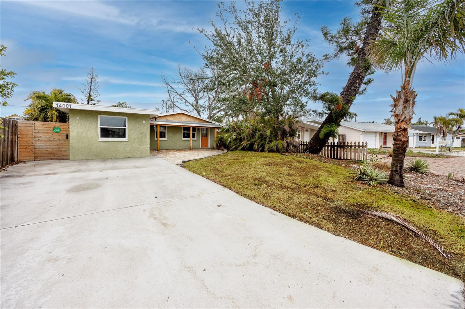 14081 W PARSLEY DR, MADEIRA BEACH, FL, 33708
