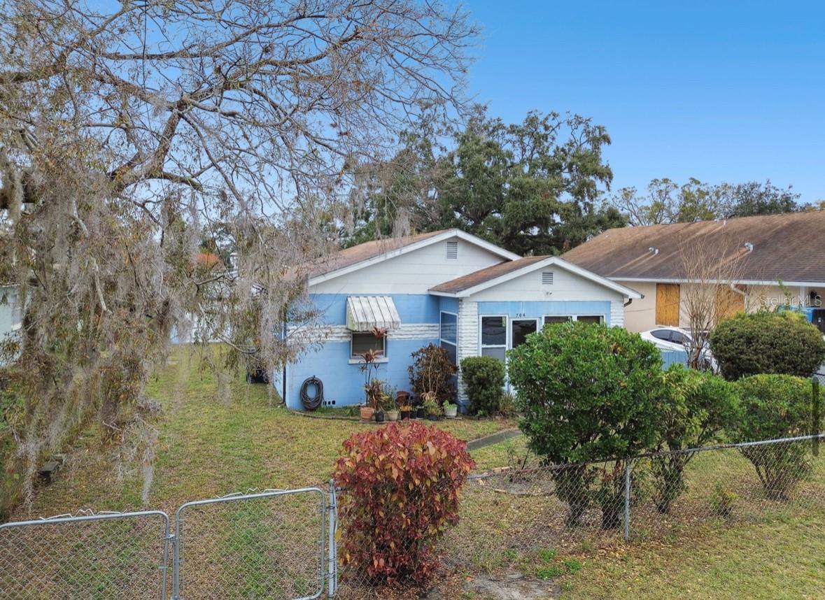 704 E BROAD ST, TAMPA, FL, 33604