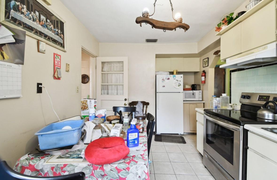 704 E BROAD ST, TAMPA, FL, 33604