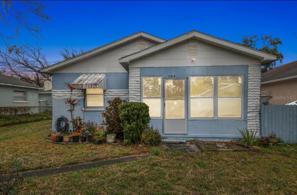 704 E BROAD ST, TAMPA, FL, 33604