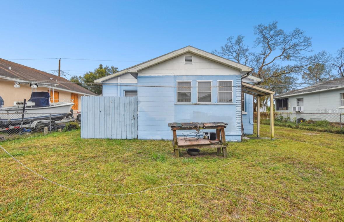 704 E BROAD ST, TAMPA, FL, 33604