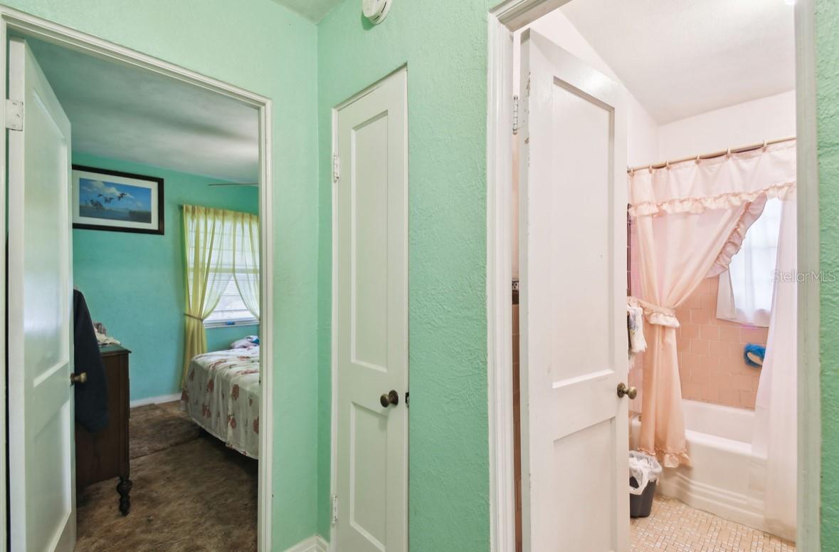 704 E BROAD ST, TAMPA, FL, 33604