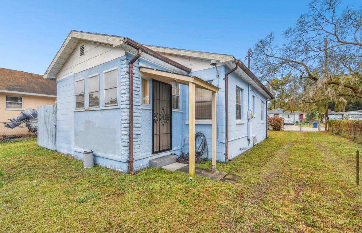 704 E BROAD ST, TAMPA, FL, 33604