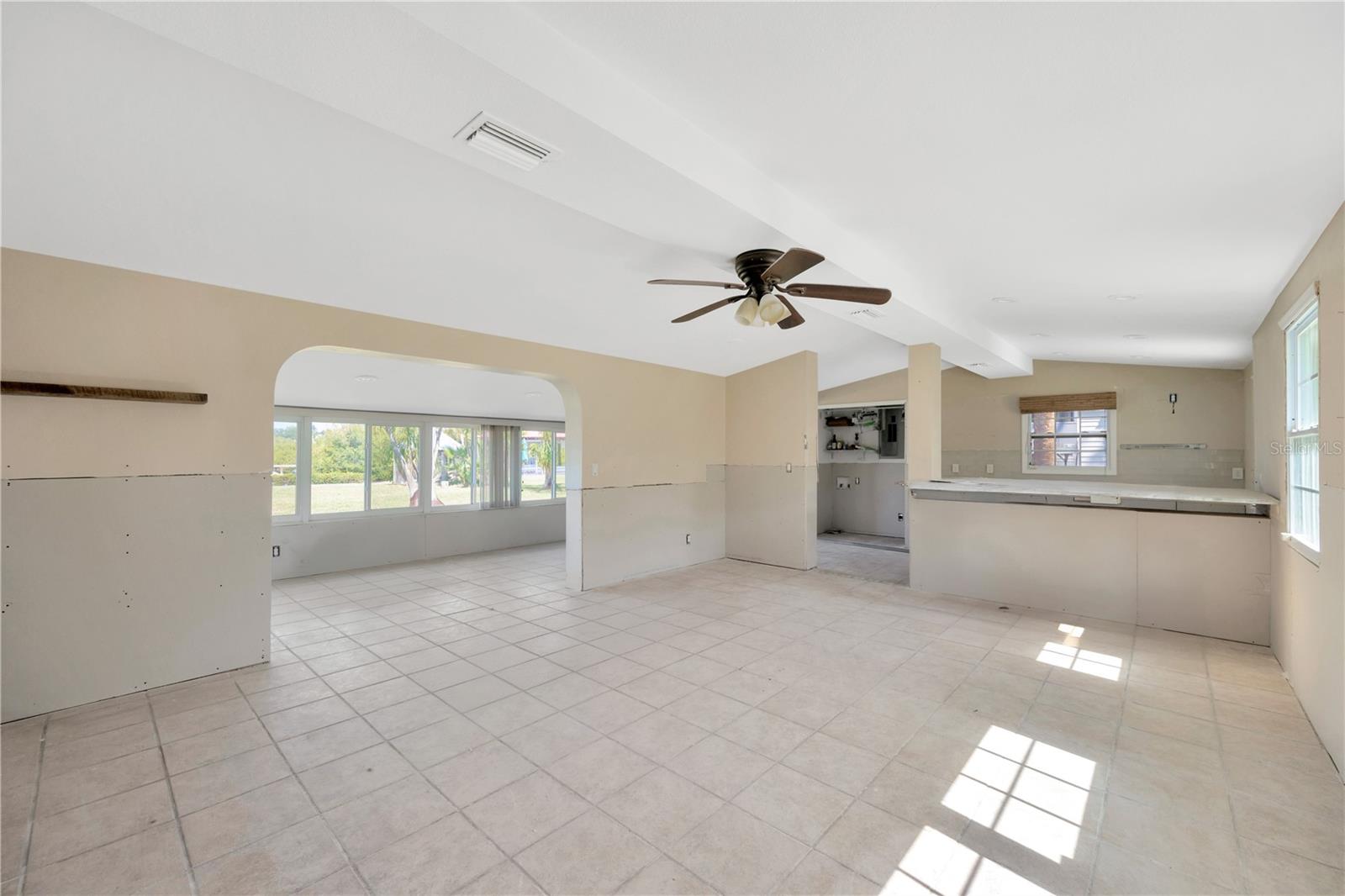 8839 W MILLPOINT RD, RIVERVIEW, FL, 33578