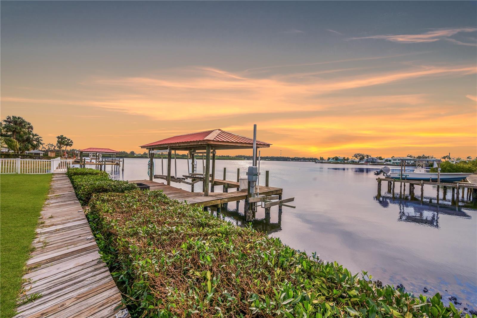 8839 W MILLPOINT RD, RIVERVIEW, FL, 33578