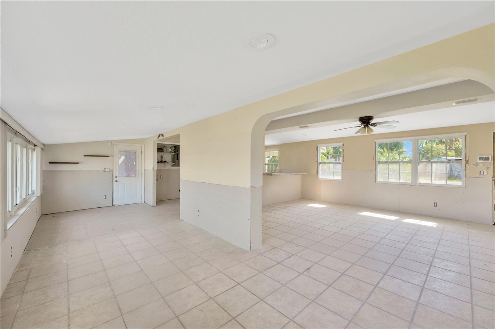 8839 W MILLPOINT RD, RIVERVIEW, FL, 33578