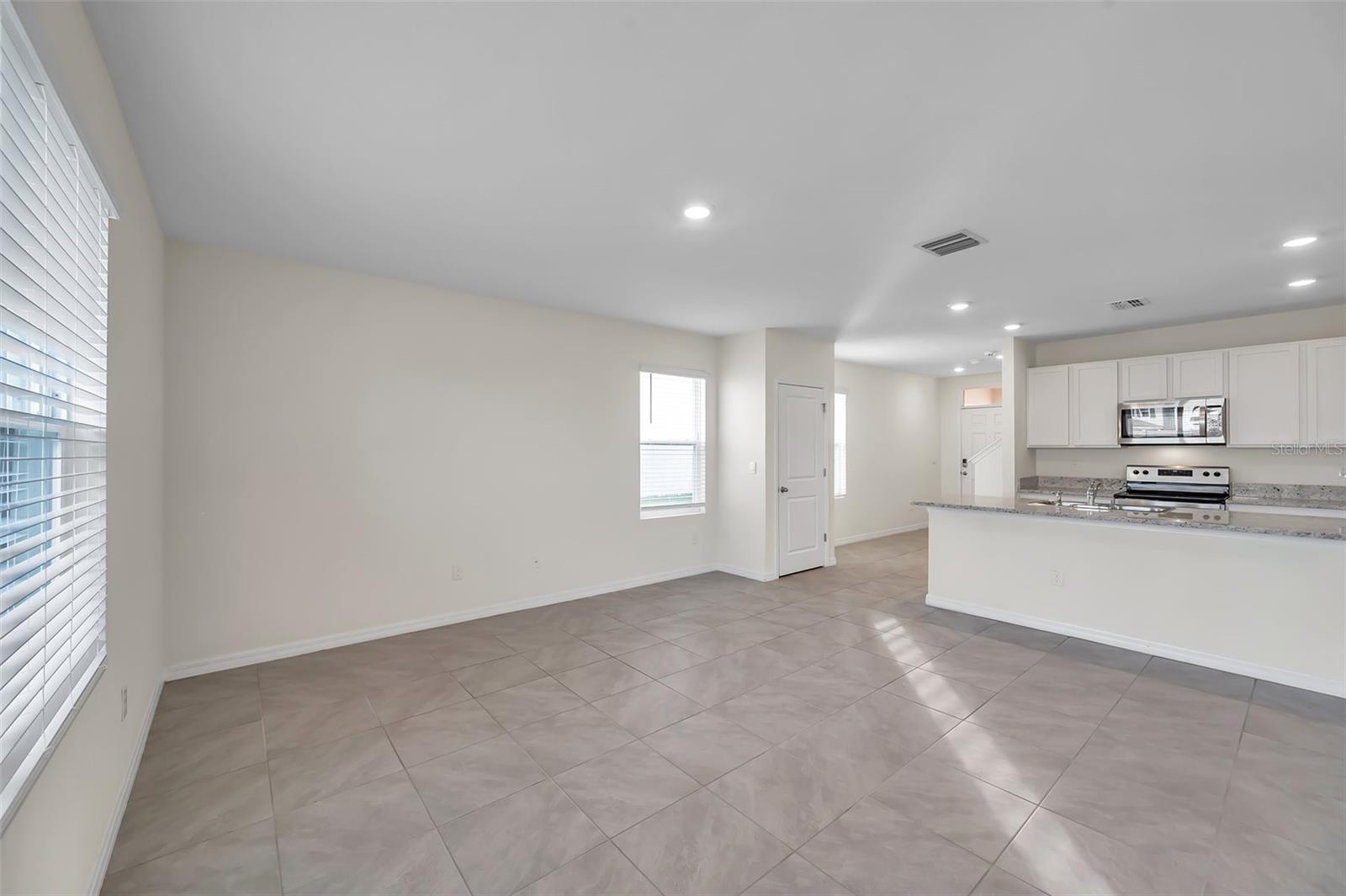 5484 WARRINGTON TOWN PATH, WESLEY CHAPEL, FL, 33545