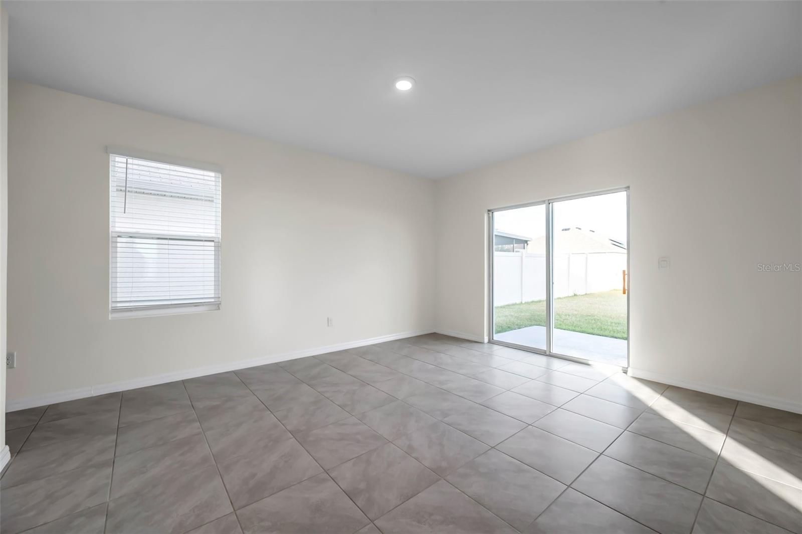 5484 WARRINGTON TOWN PATH, WESLEY CHAPEL, FL, 33545