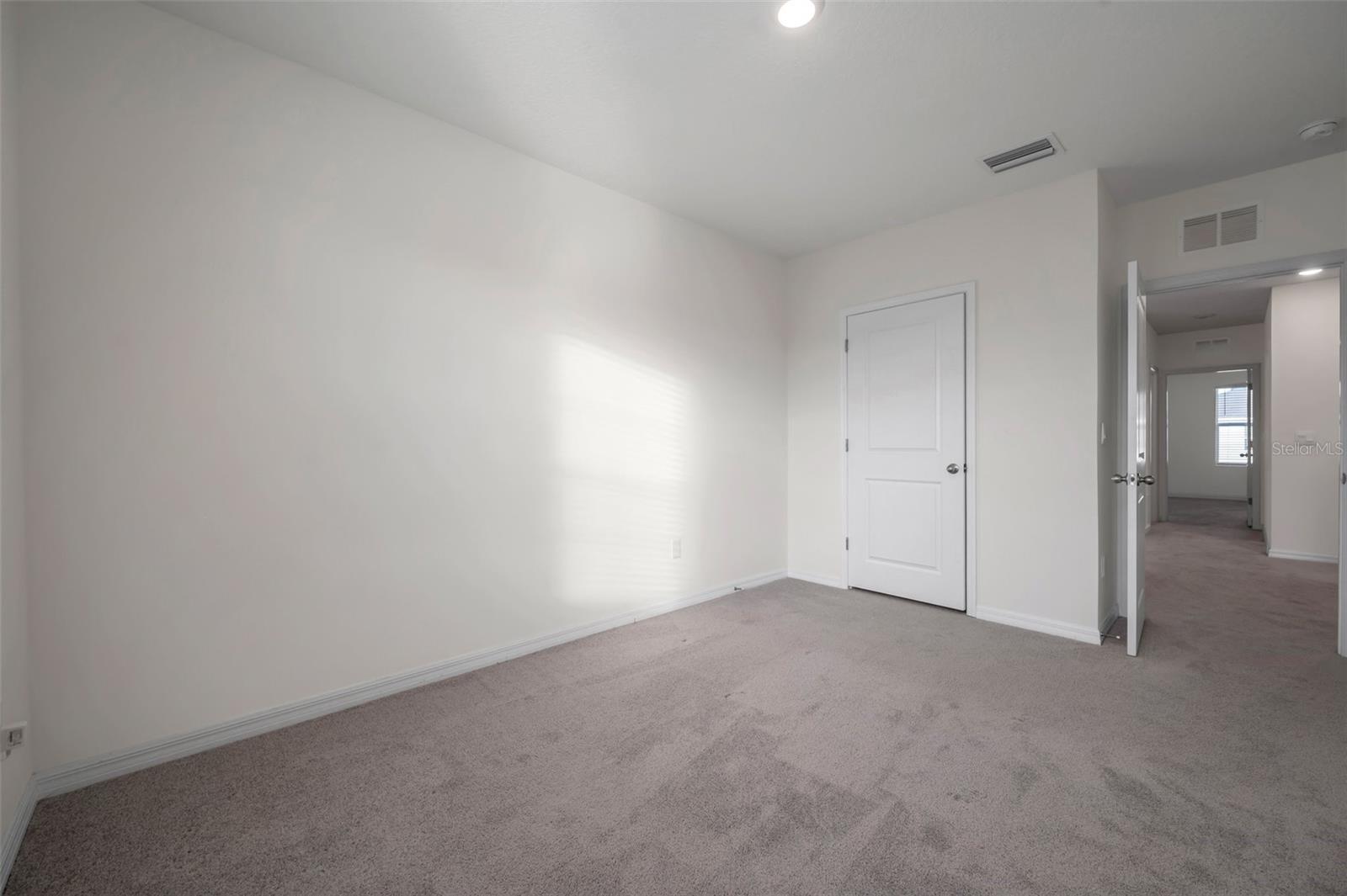 5484 WARRINGTON TOWN PATH, WESLEY CHAPEL, FL, 33545