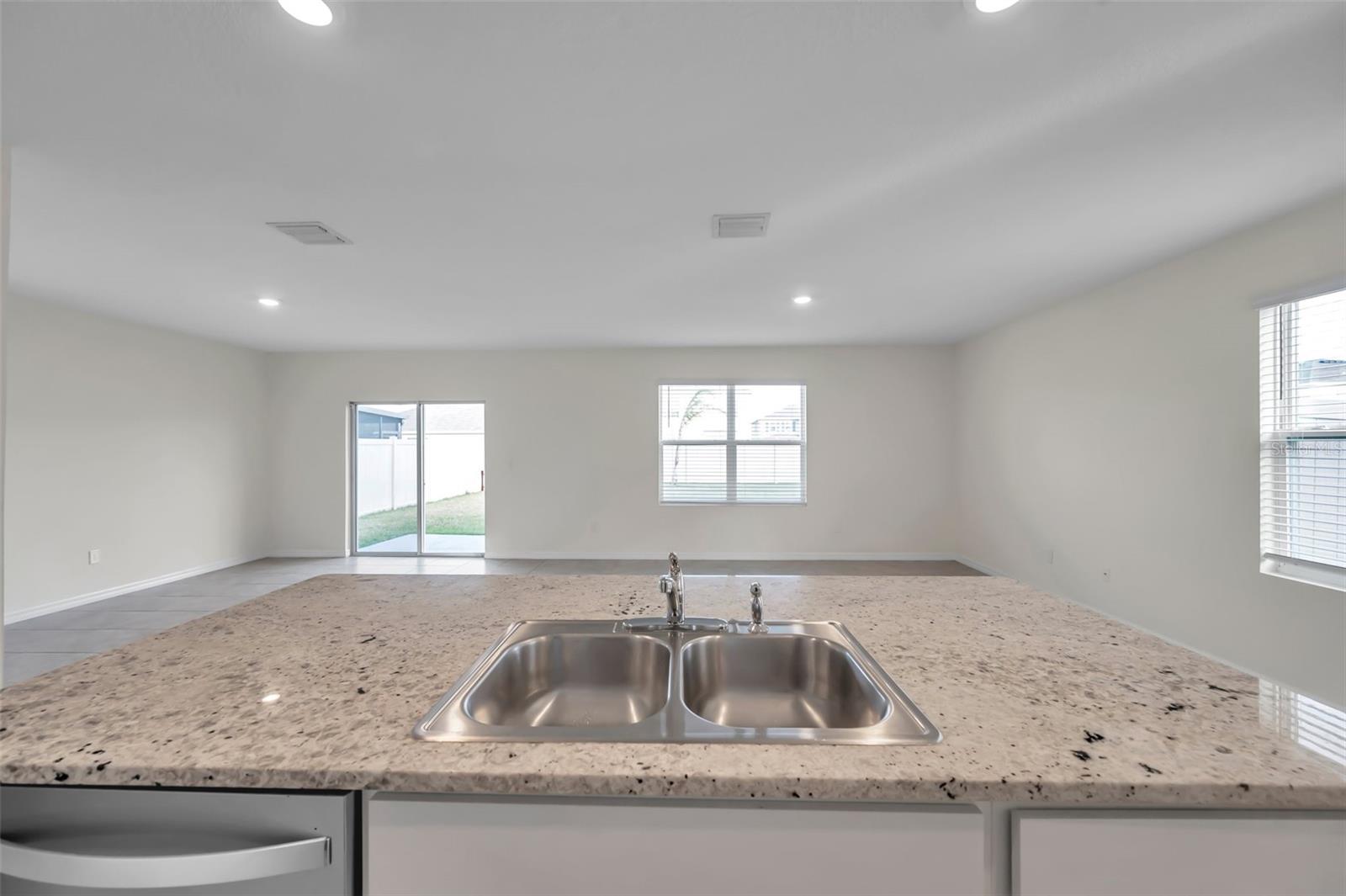 5484 WARRINGTON TOWN PATH, WESLEY CHAPEL, FL, 33545