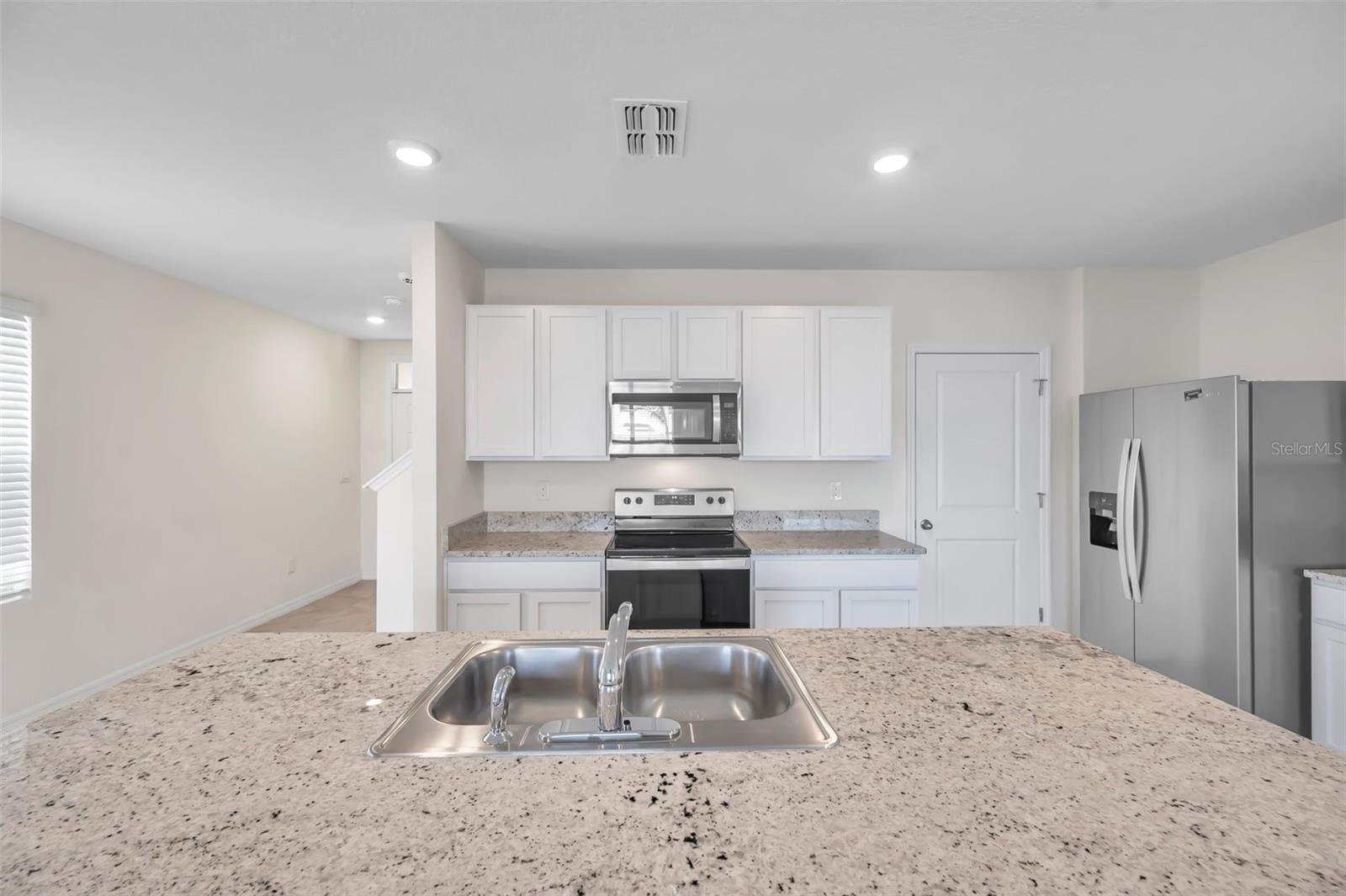 5484 WARRINGTON TOWN PATH, WESLEY CHAPEL, FL, 33545