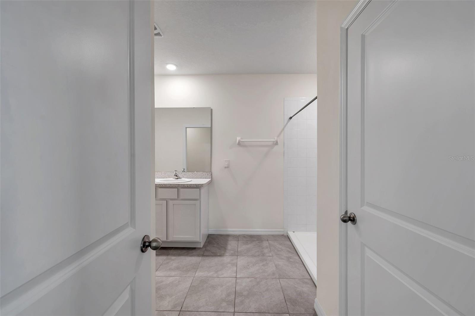 5484 WARRINGTON TOWN PATH, WESLEY CHAPEL, FL, 33545