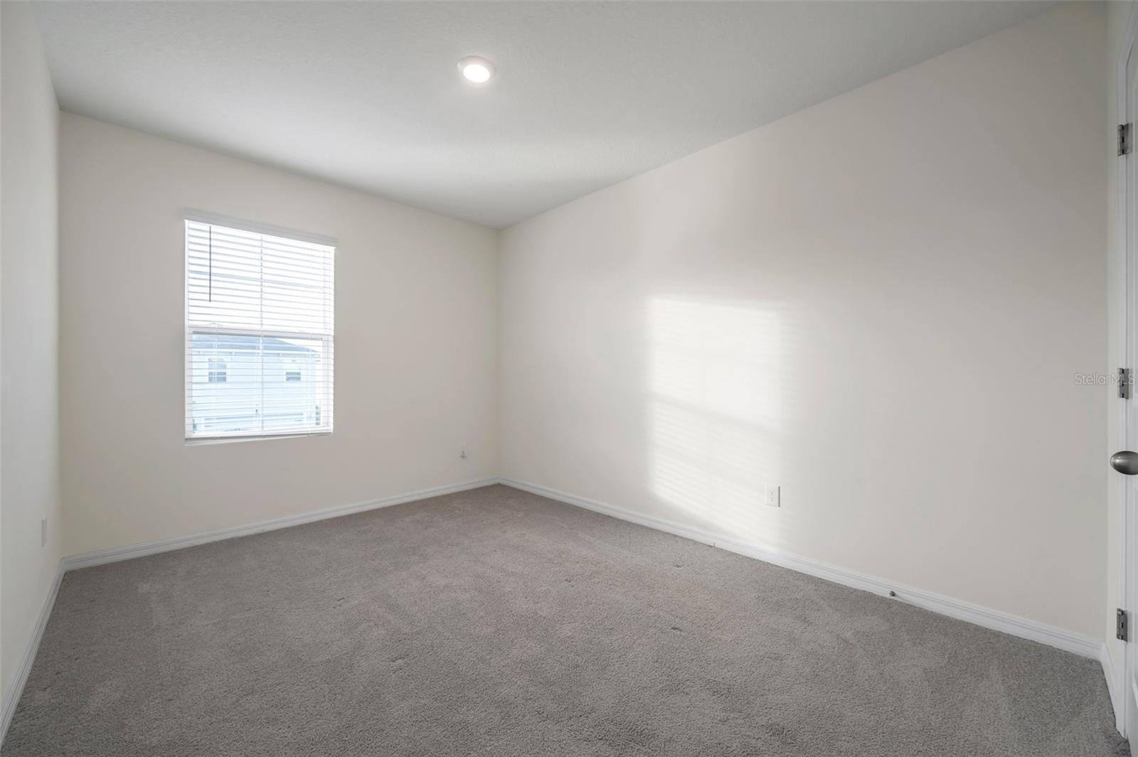 5484 WARRINGTON TOWN PATH, WESLEY CHAPEL, FL, 33545
