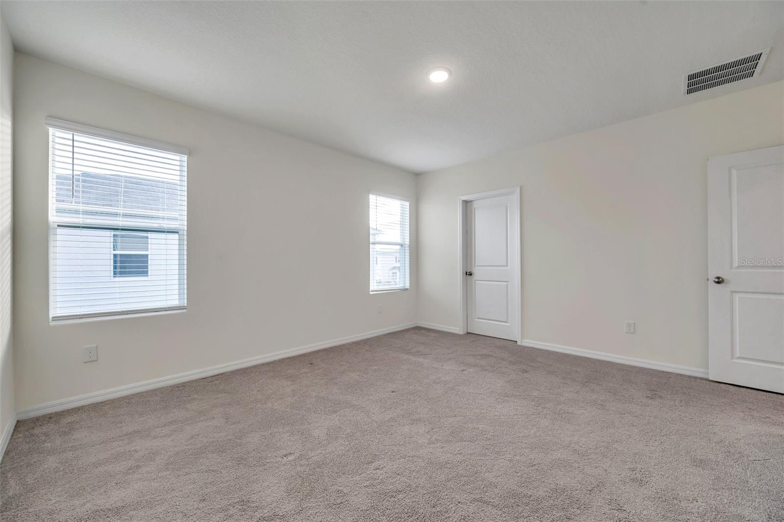 5484 WARRINGTON TOWN PATH, WESLEY CHAPEL, FL, 33545