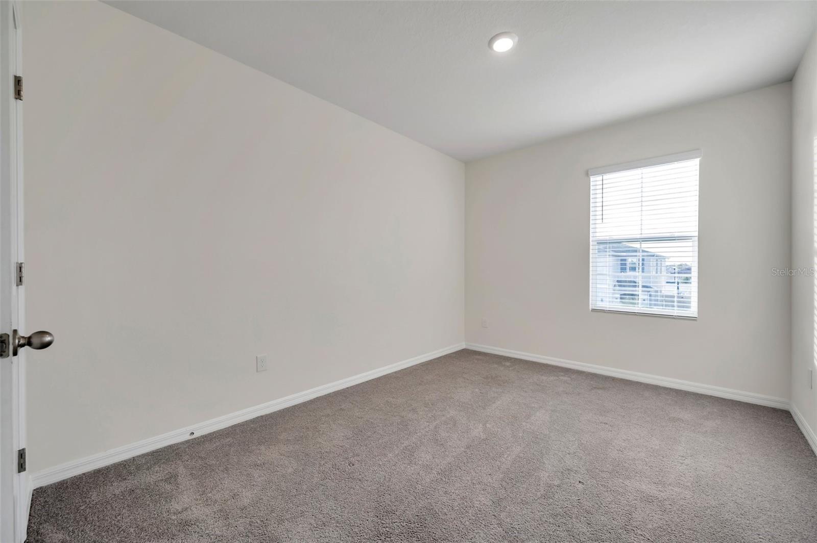 5484 WARRINGTON TOWN PATH, WESLEY CHAPEL, FL, 33545