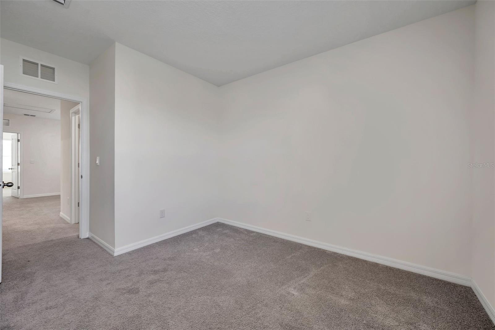 5484 WARRINGTON TOWN PATH, WESLEY CHAPEL, FL, 33545