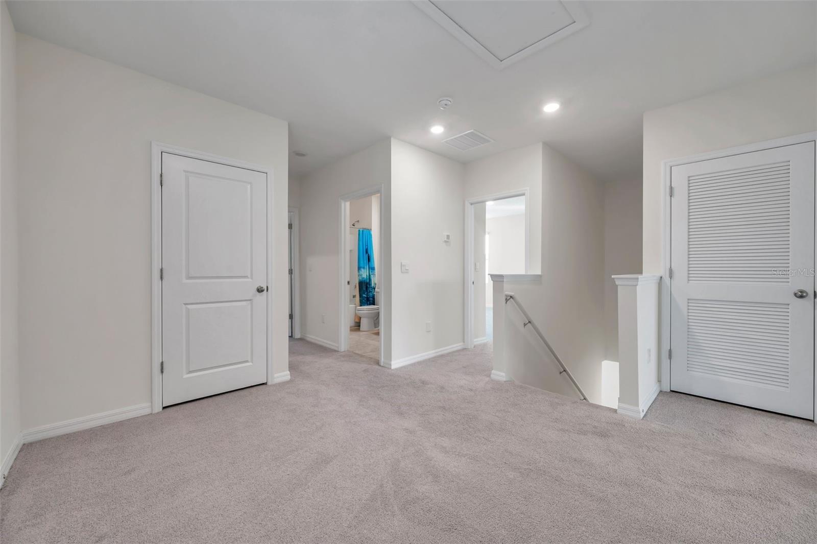 5484 WARRINGTON TOWN PATH, WESLEY CHAPEL, FL, 33545