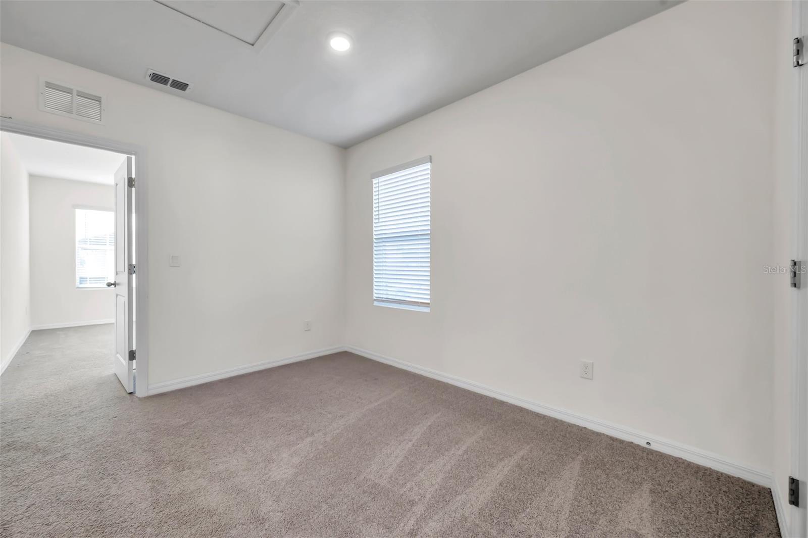5484 WARRINGTON TOWN PATH, WESLEY CHAPEL, FL, 33545