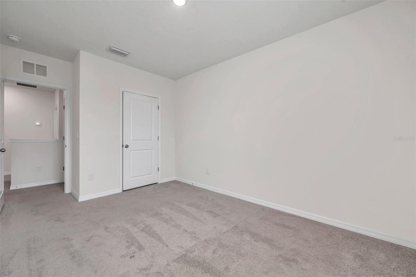5484 WARRINGTON TOWN PATH, WESLEY CHAPEL, FL, 33545