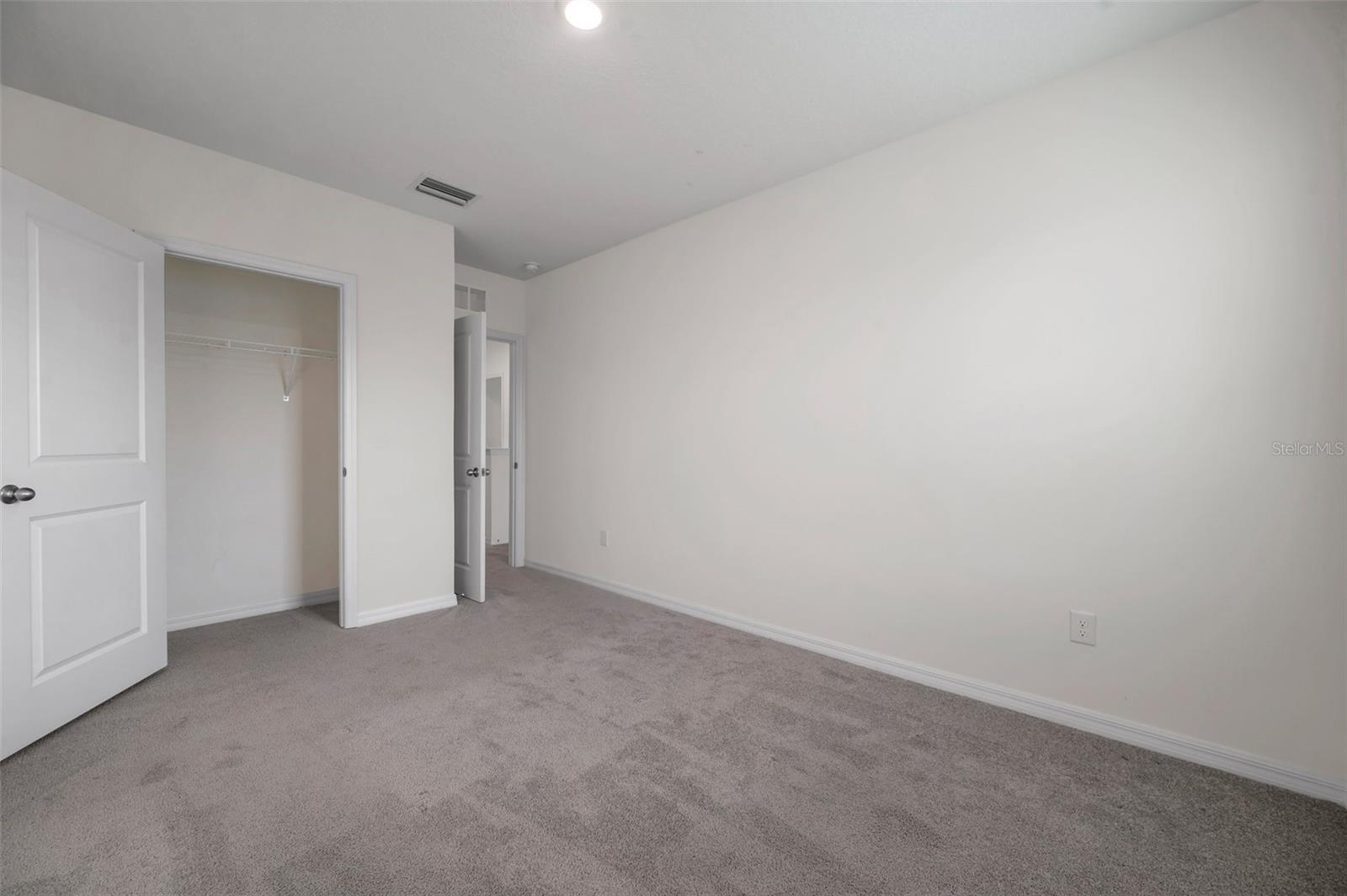 5484 WARRINGTON TOWN PATH, WESLEY CHAPEL, FL, 33545