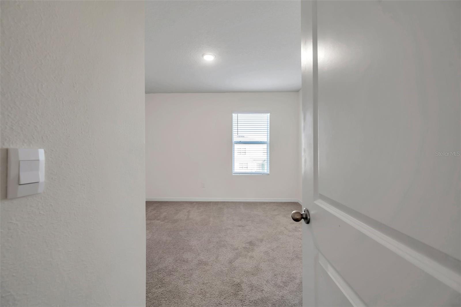 5484 WARRINGTON TOWN PATH, WESLEY CHAPEL, FL, 33545