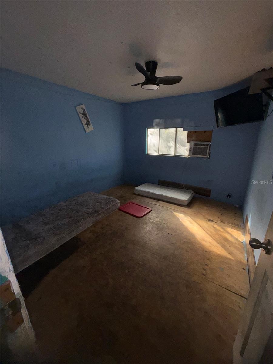 130 FOREST AVE, DAVENPORT, FL, 33837