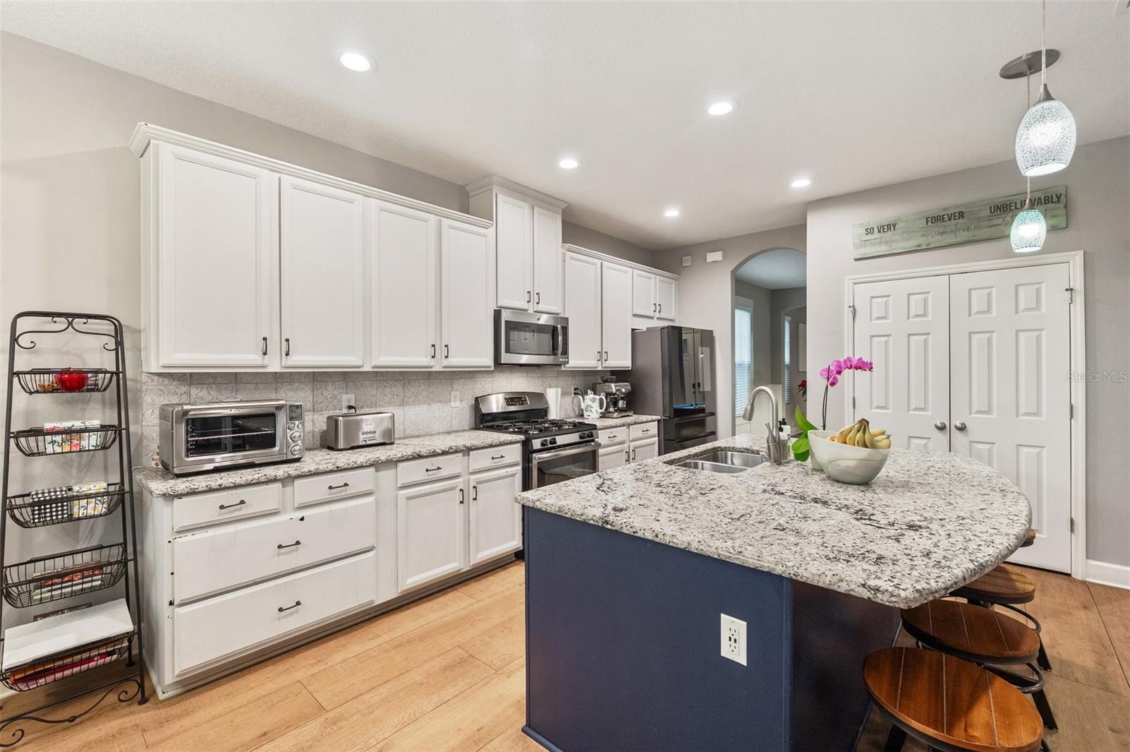 9323 BELLA VITA CIR, LAND O LAKES, FL, 34637