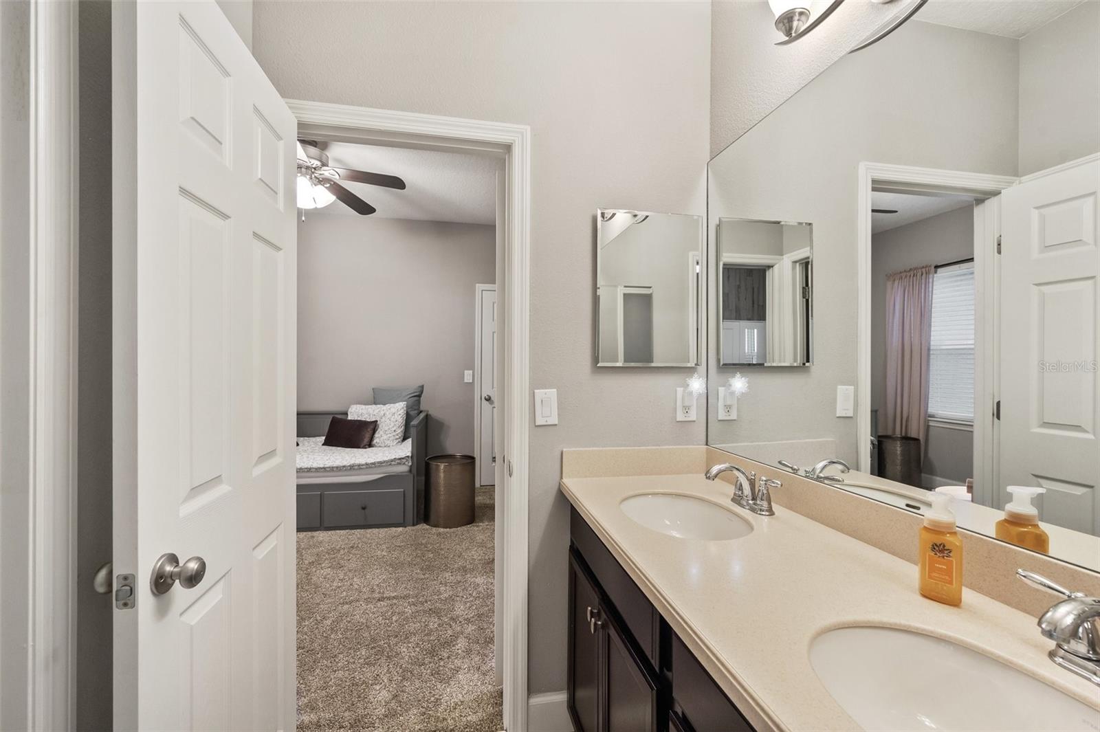 9323 BELLA VITA CIR, LAND O LAKES, FL, 34637