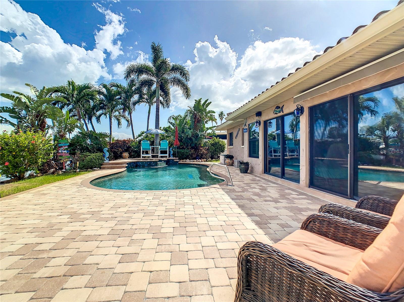 565 CRYSTAL DR, MADEIRA BEACH, FL, 33708
