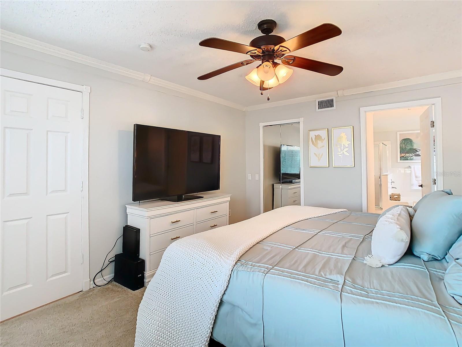 9709 FREDERICKSBURG RD, TAMPA, FL, 33635