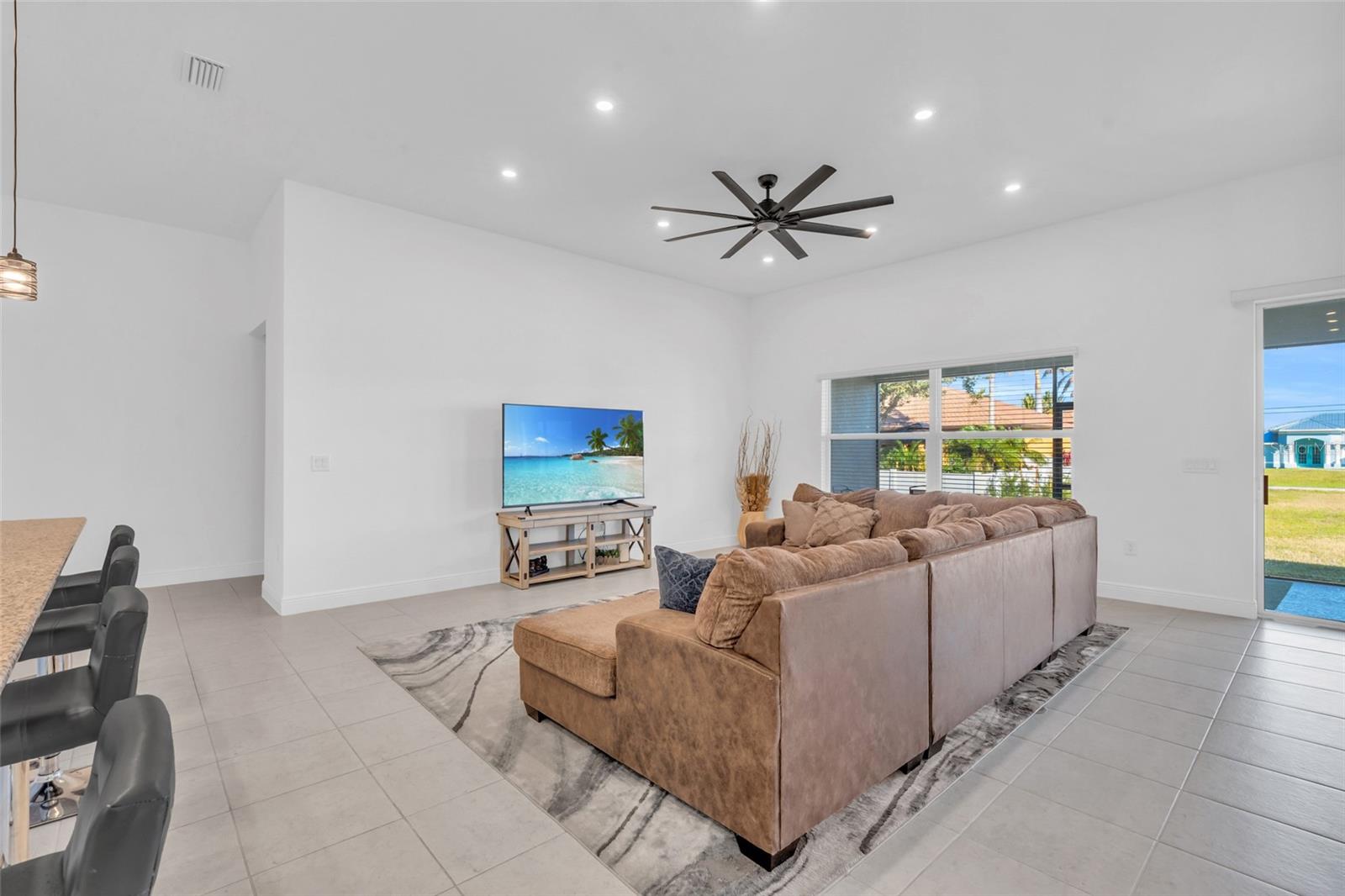 2833 GLEASON PKWY, CAPE CORAL, FL, 33914