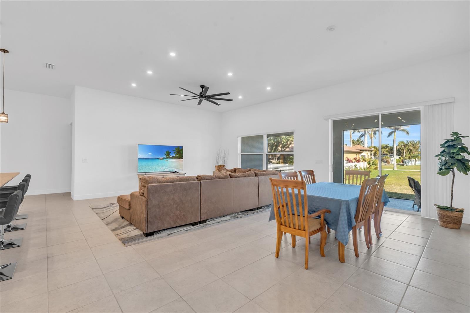 2833 GLEASON PKWY, CAPE CORAL, FL, 33914