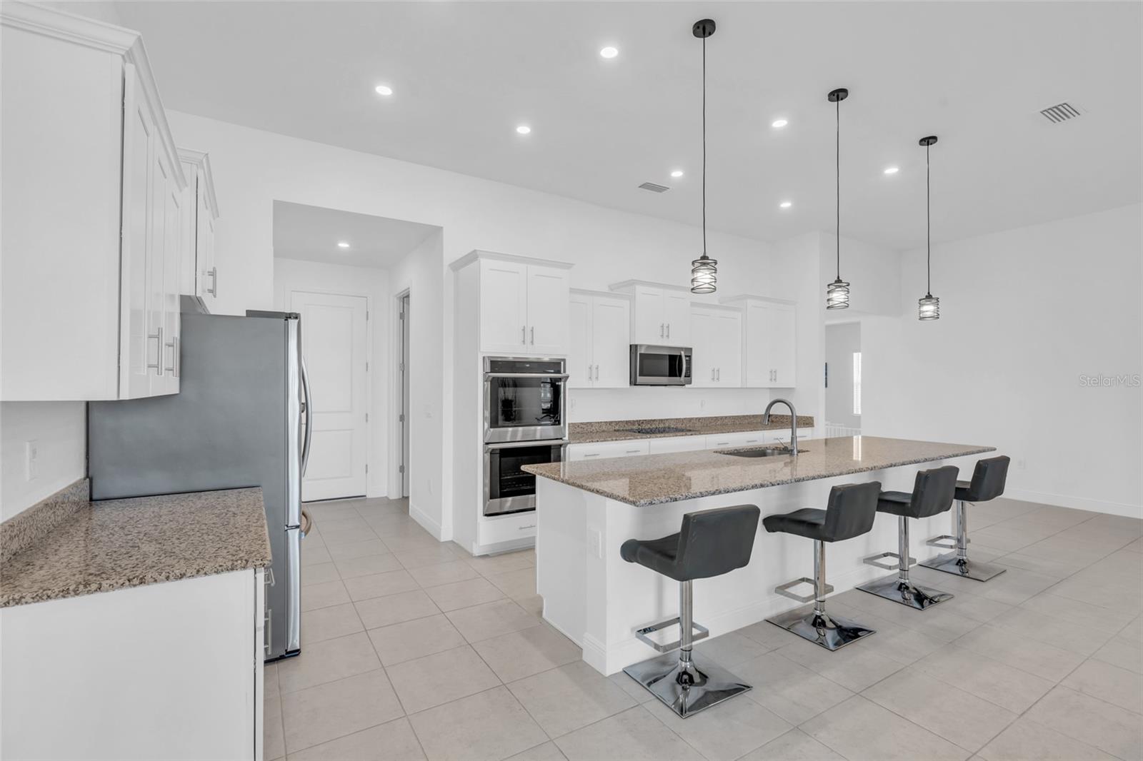 2833 GLEASON PKWY, CAPE CORAL, FL, 33914