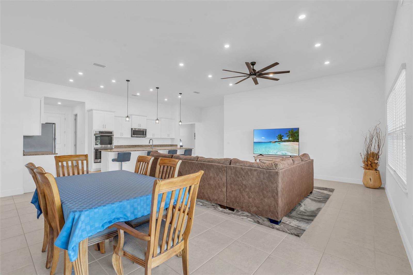 2833 GLEASON PKWY, CAPE CORAL, FL, 33914