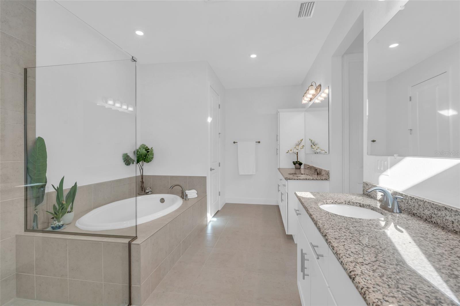 2833 GLEASON PKWY, CAPE CORAL, FL, 33914
