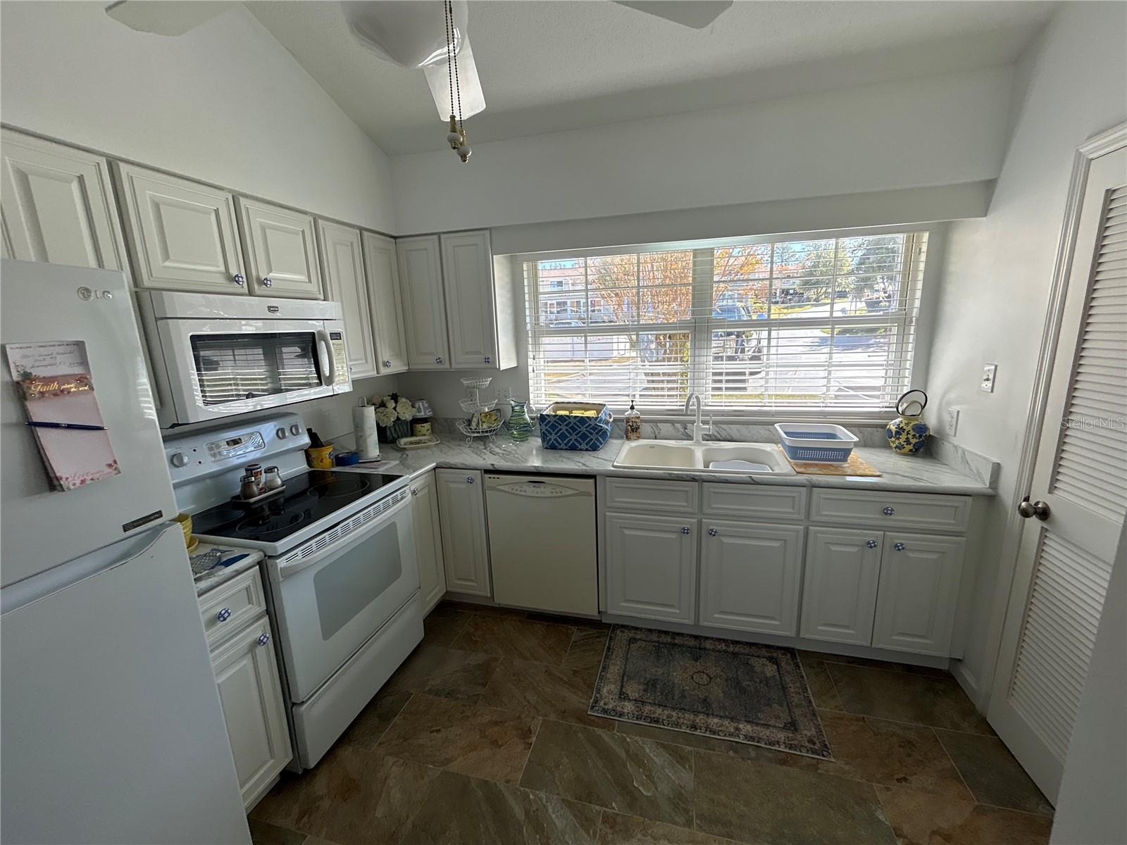 11001 SE SUNSET HARBOR RD #B09, SUMMERFIELD, FL, 34491
