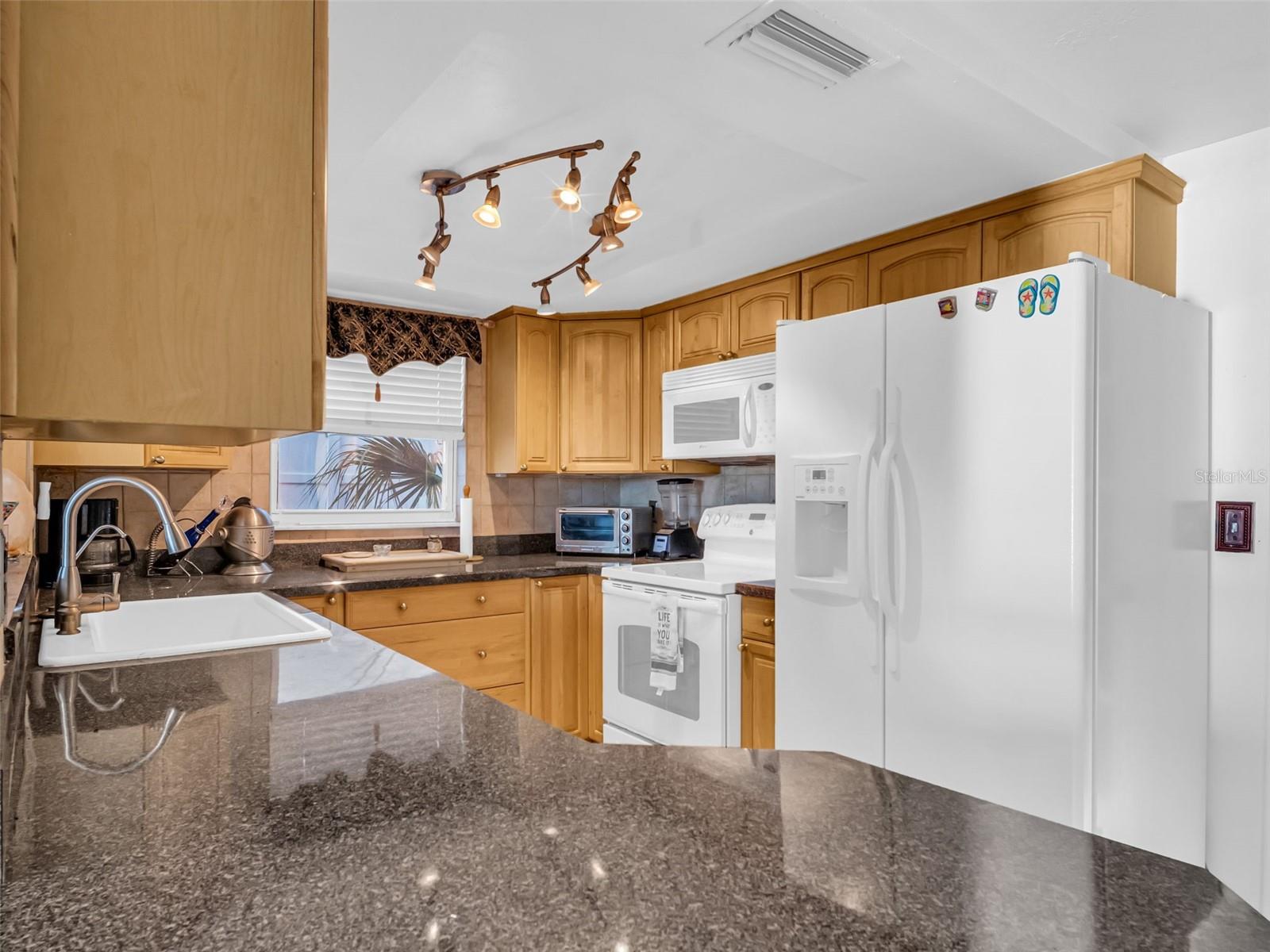 7127 PENINSULAR DR, NEW PORT RICHEY, FL, 34652