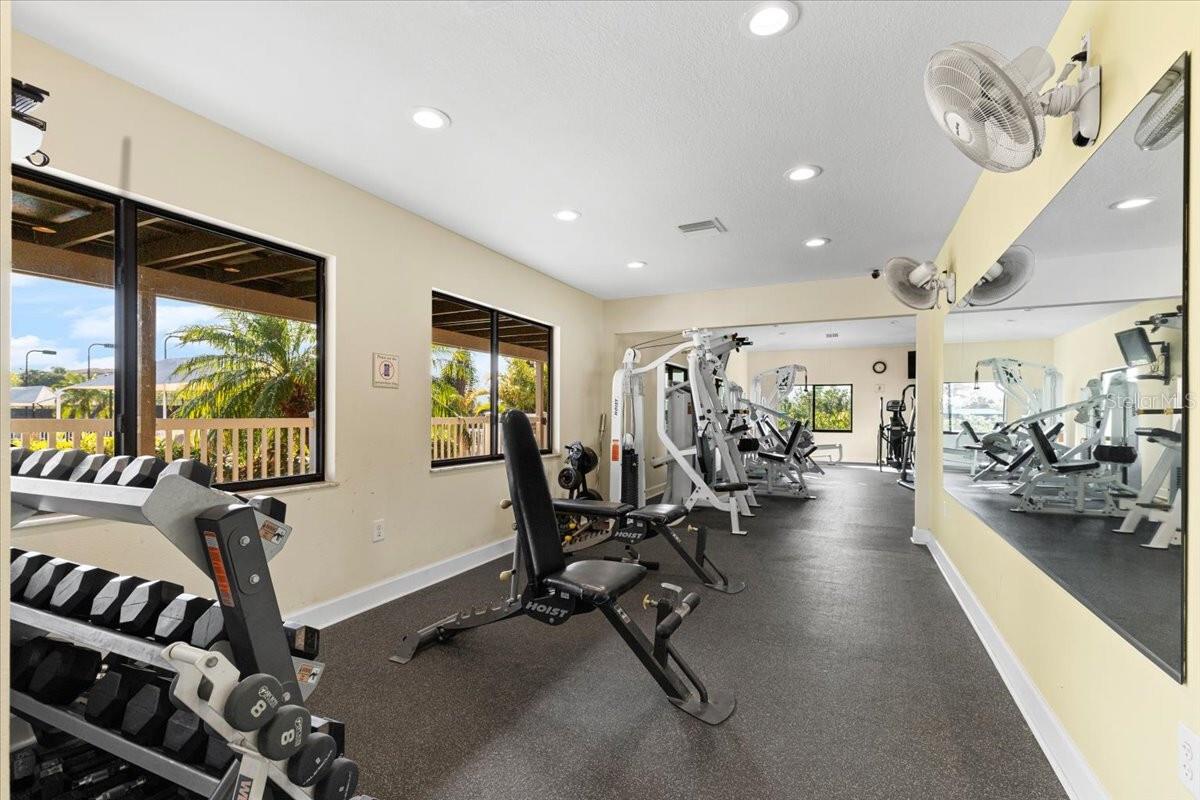 5450 EAGLES POINT CIR #404, SARASOTA, FL, 34231