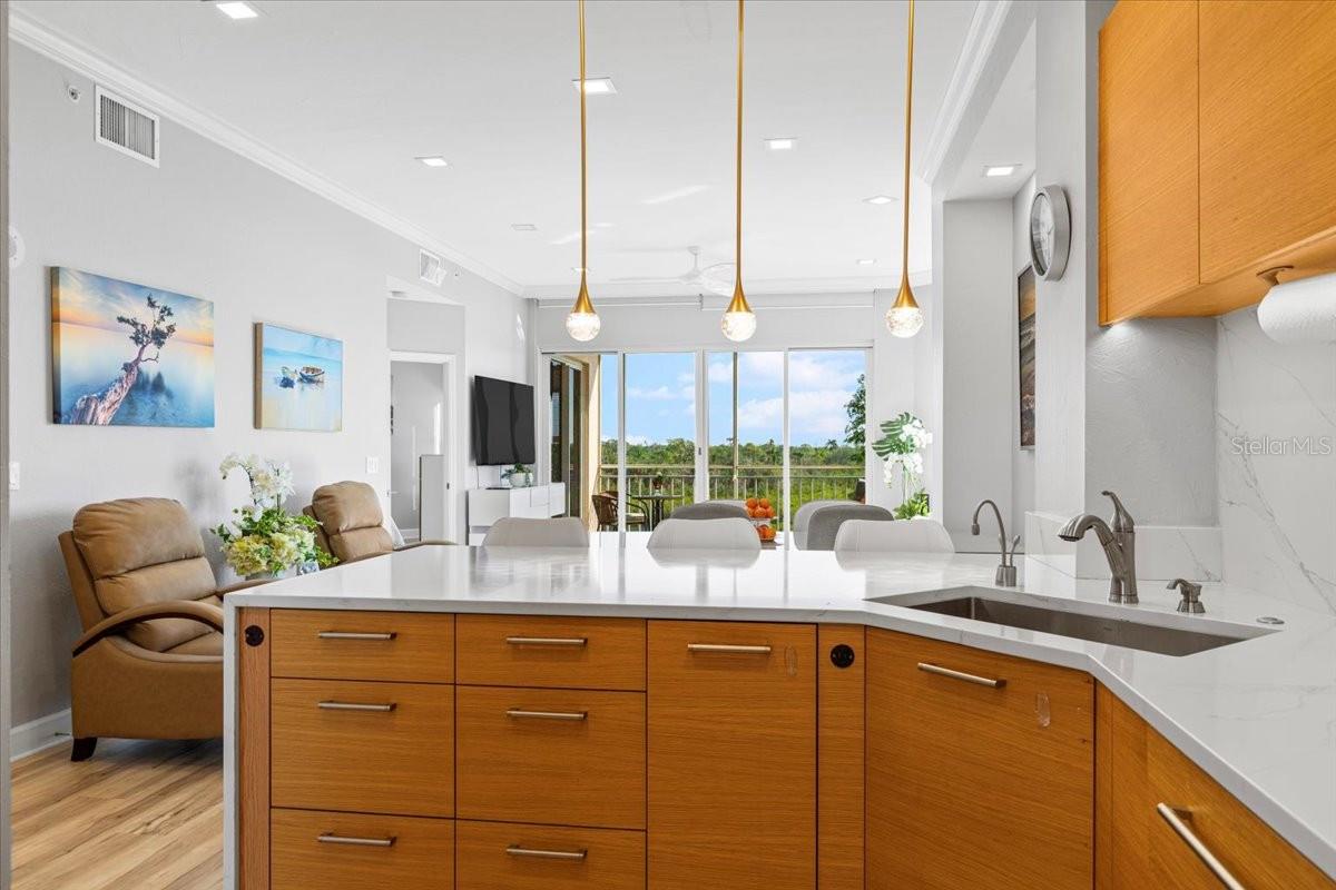 5450 EAGLES POINT CIR #404, SARASOTA, FL, 34231