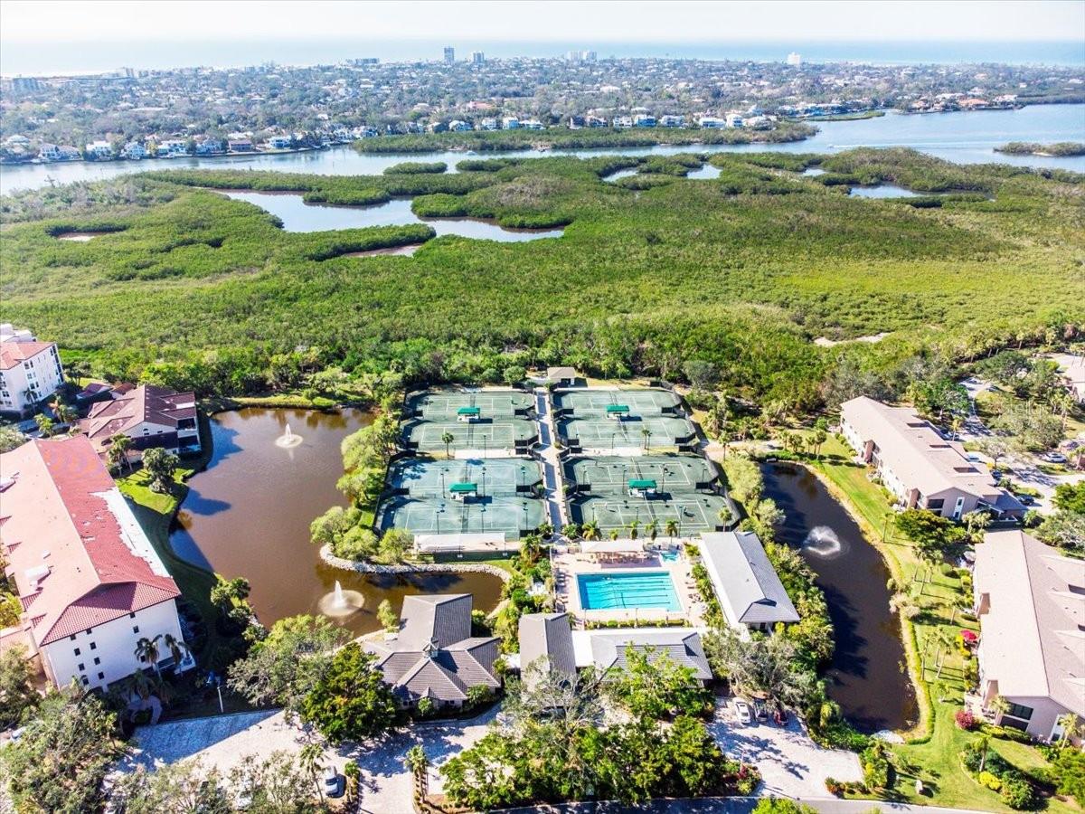 5450 EAGLES POINT CIR #404, SARASOTA, FL, 34231